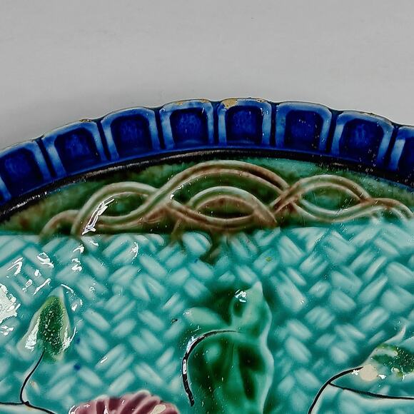 Vintage Majolica Plate with Morning Glory Circa 1900 Green and Blue 7.75" diam - Picture 4 of 8